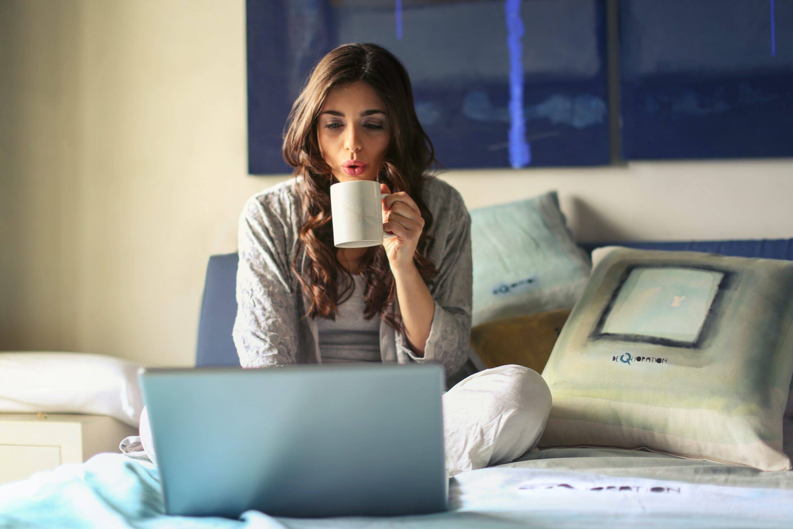 Pros And Cons Of A Hybrid Workplace IT Support Pros And Cons Of A Hybrid Workplace Micro Pro IT Support
