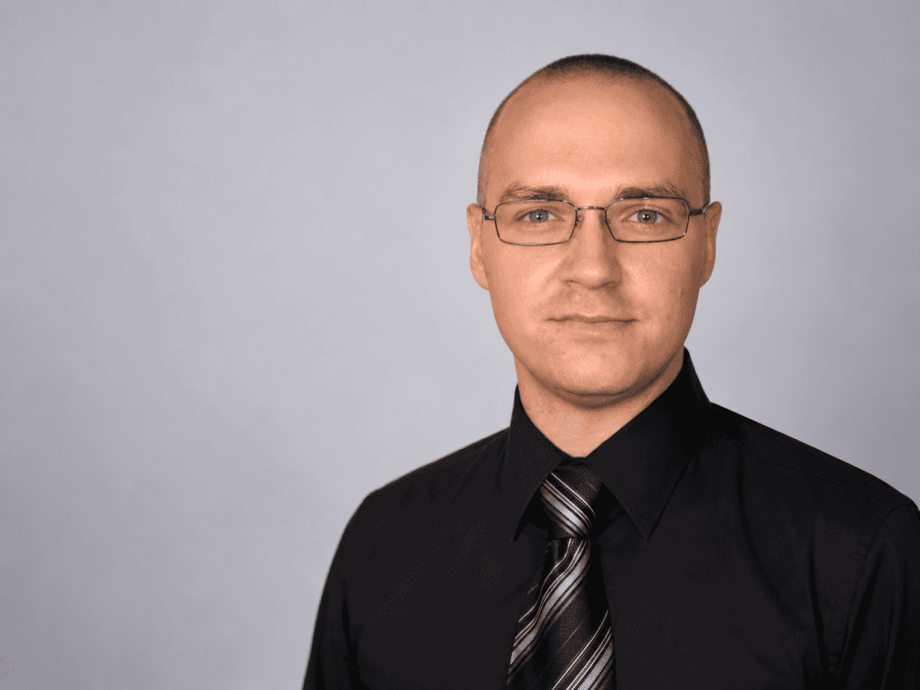 James_Consultant